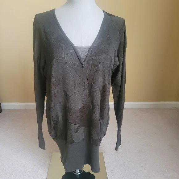 WHBM Green Camouflage Jacquard Print Tunic Sweater V-Neck Size SP - Picture 4 of 9